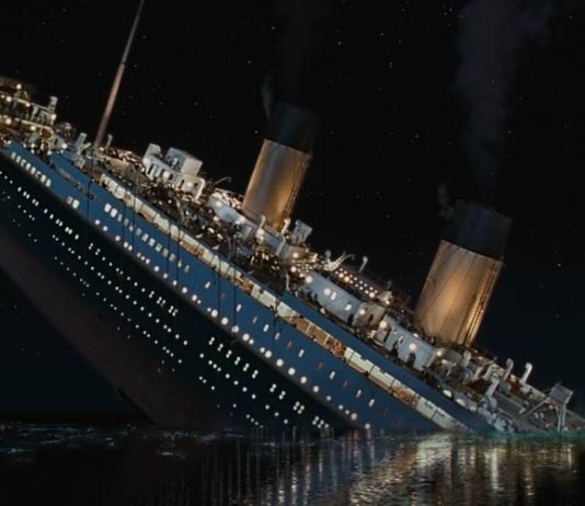 Titanic ship was sinking on 14 April 1912 at 2:20am